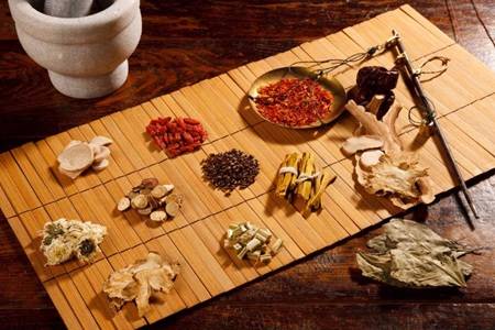 舌苔发黄是什么原因