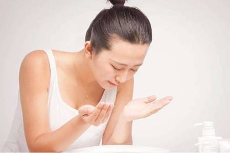 流鼻血怎么止血