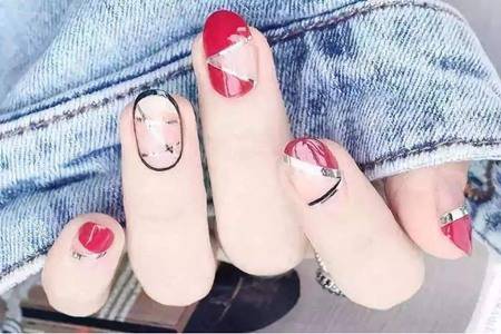 指甲上有竖纹是怎么回事