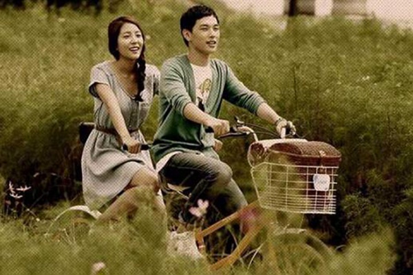 1537524942473132.jpg 男人追你时做不到这几点,女人千万别急着答应