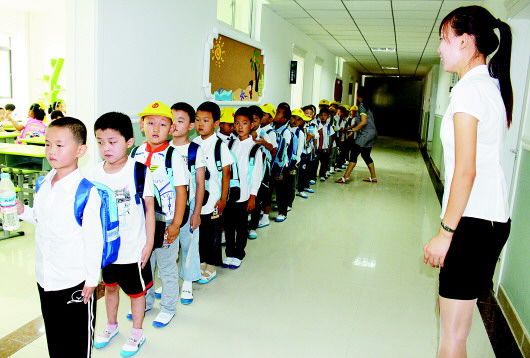 1538119144325639.jpg 在条条框框之下,孩子的想象力正在被抹杀.jpg