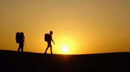 1538126591424508.jpg 女人的事业和家庭,向来都不是自由和远方.jpg