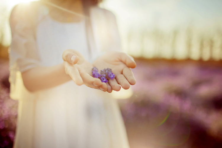 1538190523266710.jpg 婚姻里没有标准答案,每个人的活法都不一样.jpg