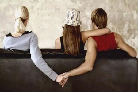 1536717685427354.jpg chiguibeizhua.jpg