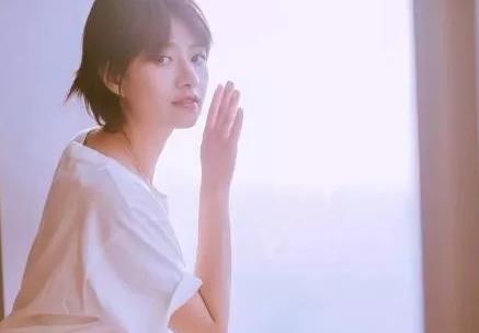 1537430438939280.jpg 女人身后有事业才不会倒,遇到渣男才会决绝的甩掉〖上〗.jpg