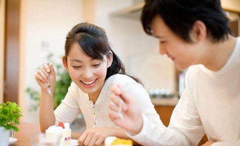 1534320317225006.jpg 女性在家庭中越累,婚姻越不幸福